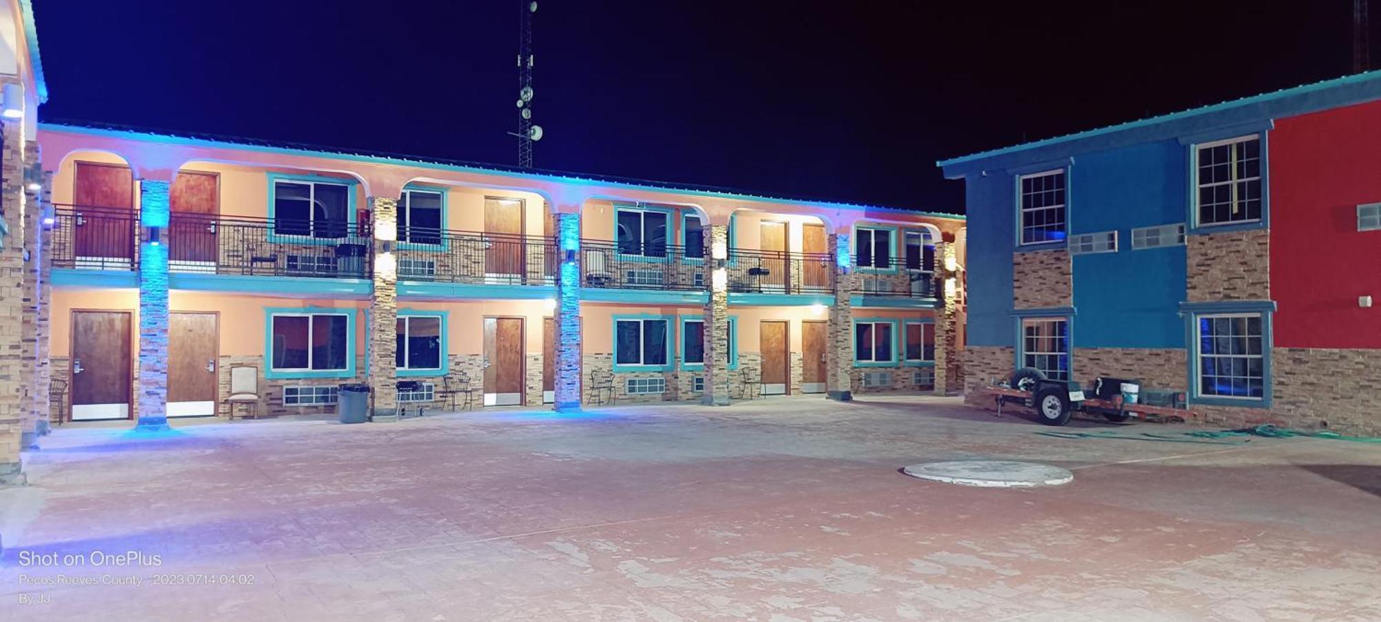 B&J Hotel And Apartments Pecos megye Kültér fotó